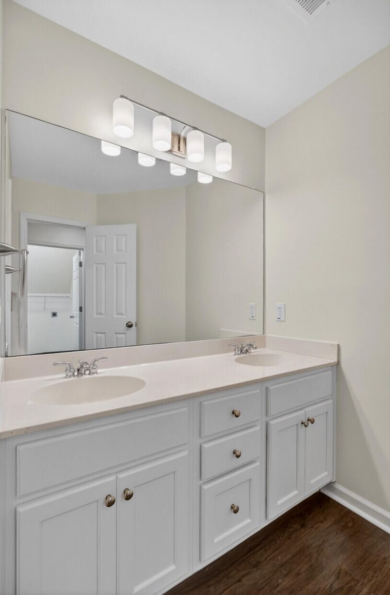 2738 Seastrand Lane Photo 26