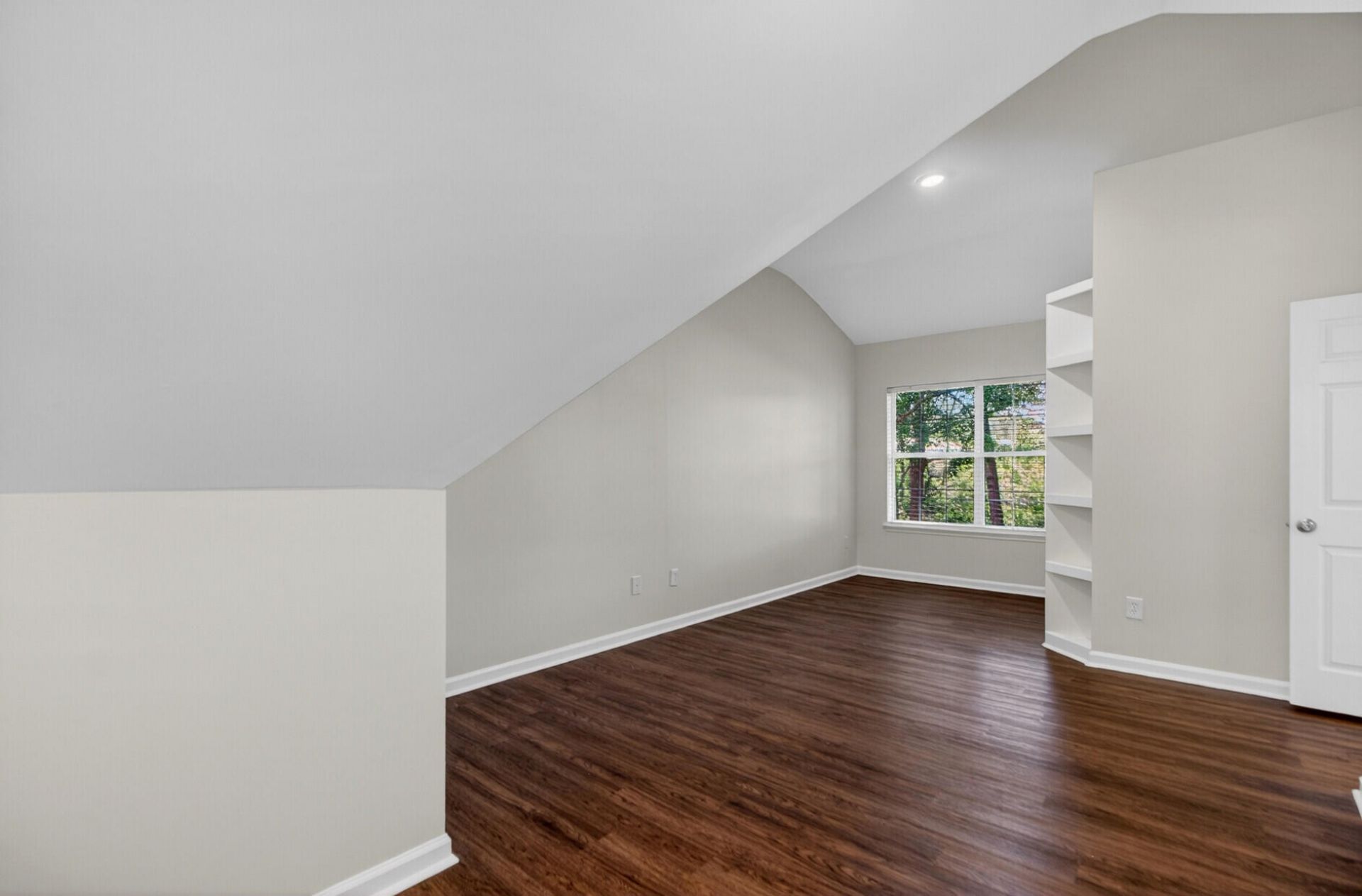 2738 Seastrand Lane Photo 28
