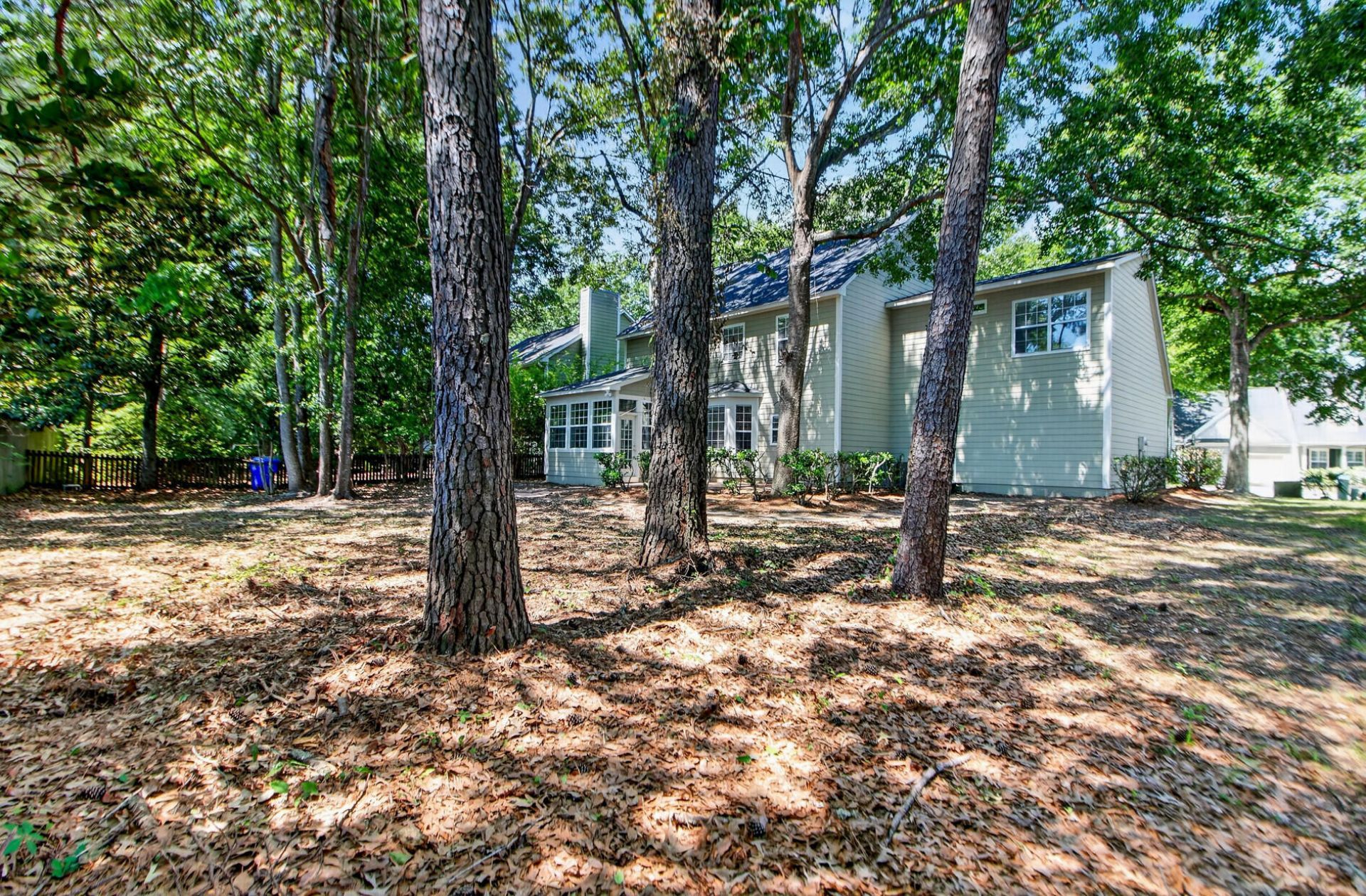 2738 Seastrand Lane Photo 5