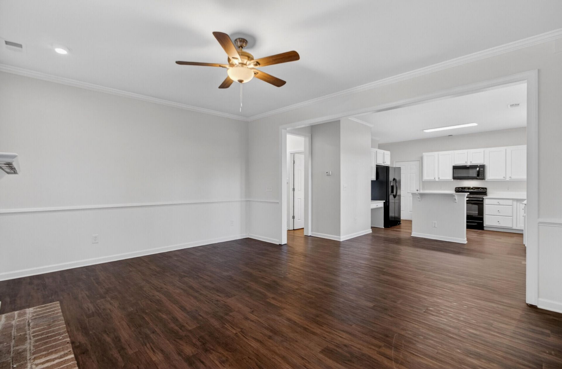2738 Seastrand Lane Photo 6