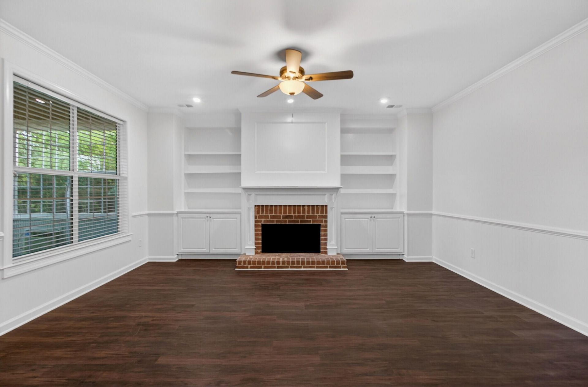 2738 Seastrand Lane Photo 7