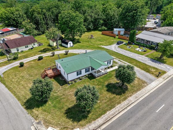 900 S Mountain St , Smithville, TN 37166