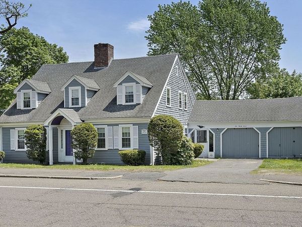 627 S Franklin St, Holbrook, MA 02343