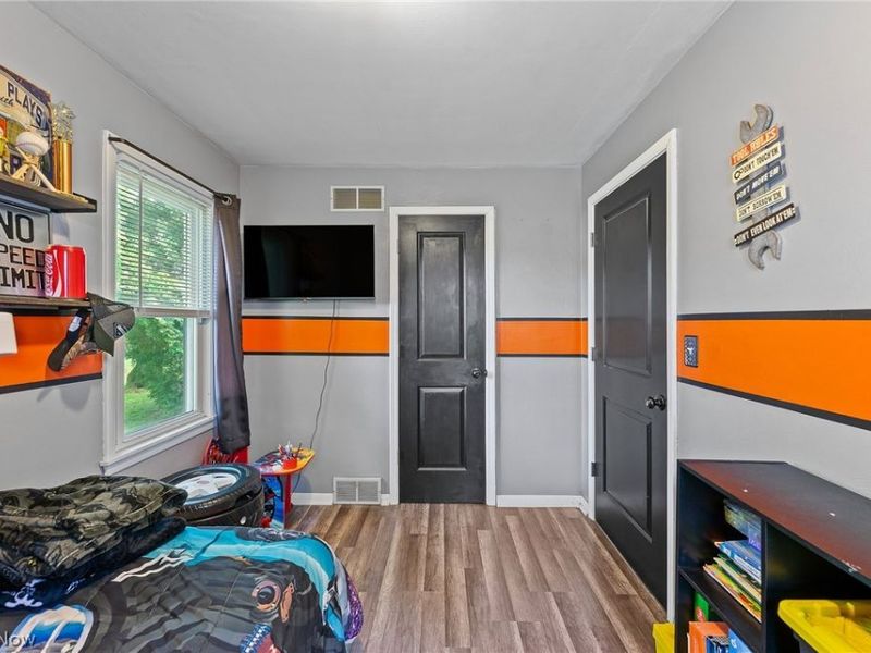 1521 W Park Avenue, Niles, OH 44446 Photo 18