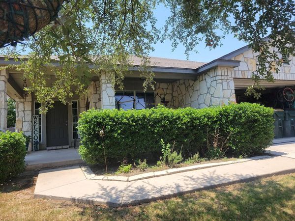 305 Verano DR , Kyle, TX 78640