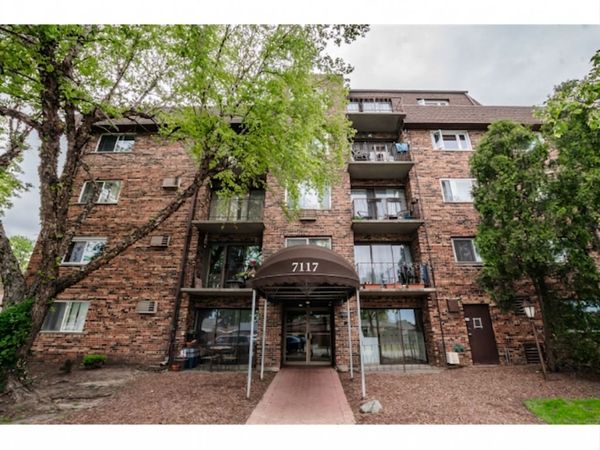 7117 W 93rd Street , Unit 105, Oak Lawn, IL 60453