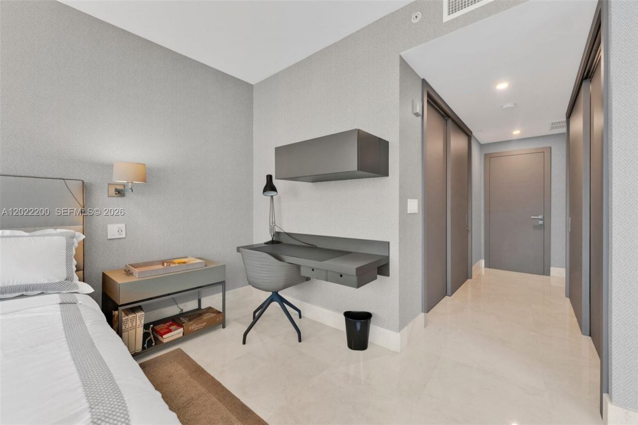 17121 Collins Ave, Unit 2708, Sunny Isles Beach, FL 33160 Photo