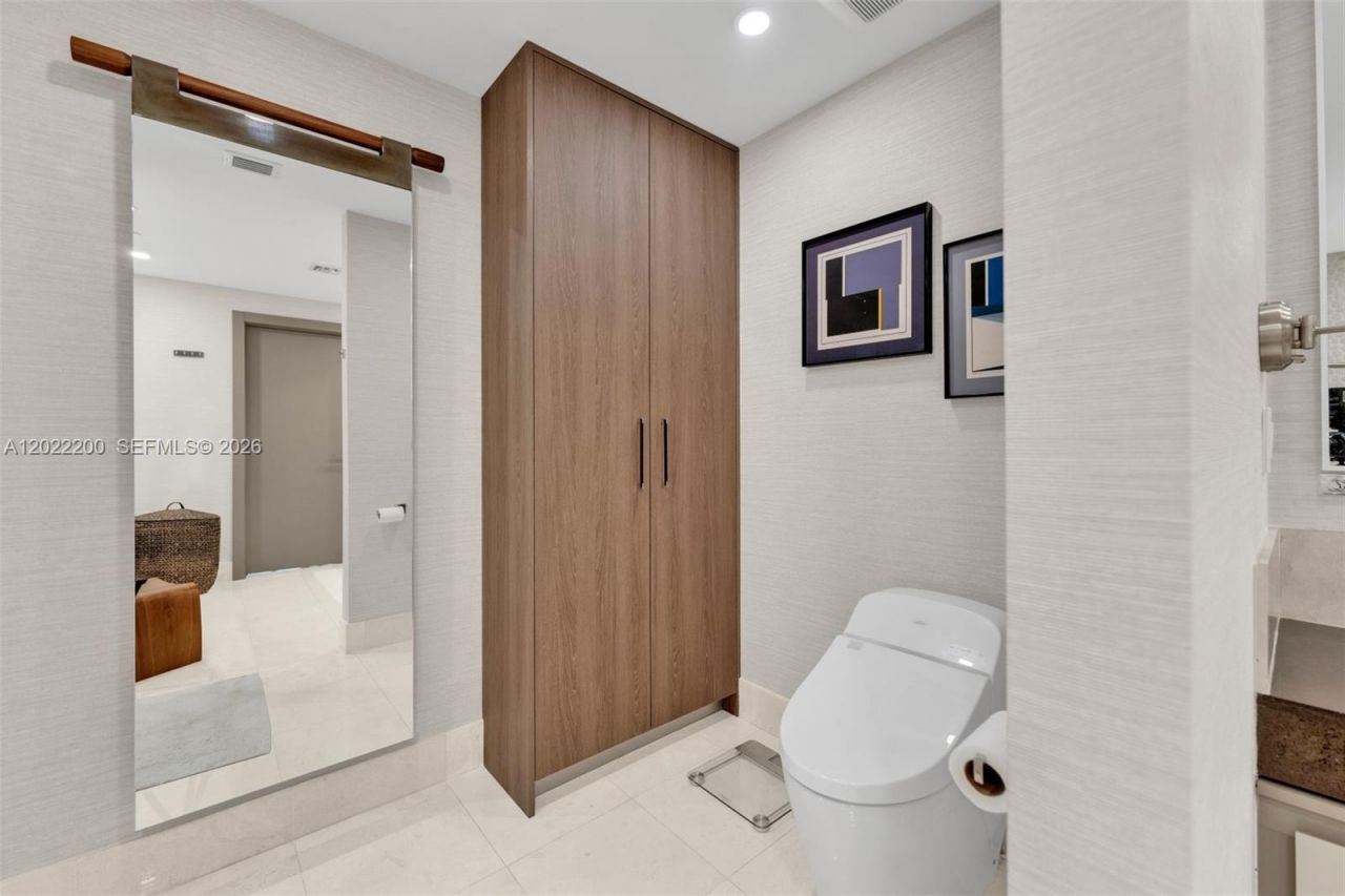 17121 Collins Ave, Unit 2708, Sunny Isles Beach, FL 33160 Photo