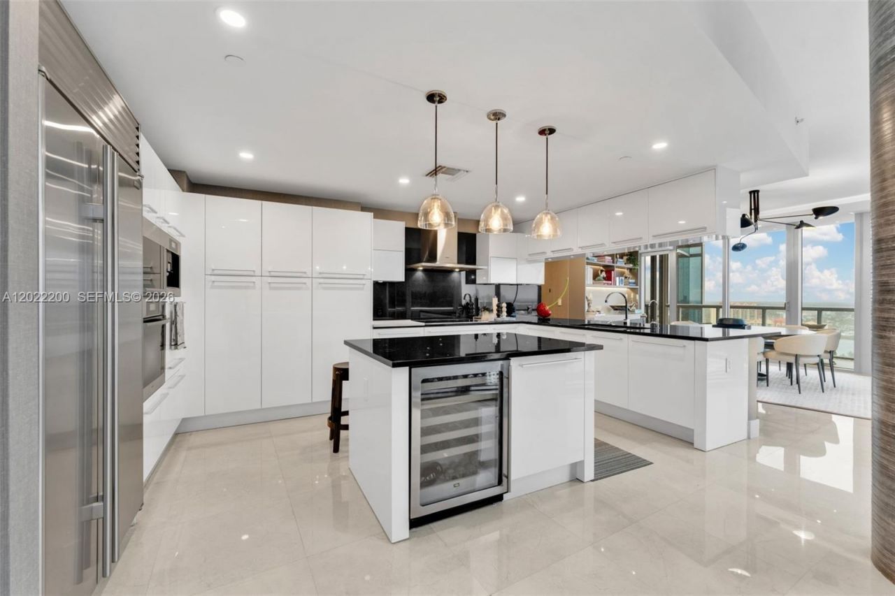 17121 Collins Ave, Unit 2708, Sunny Isles Beach, FL 33160 Photo