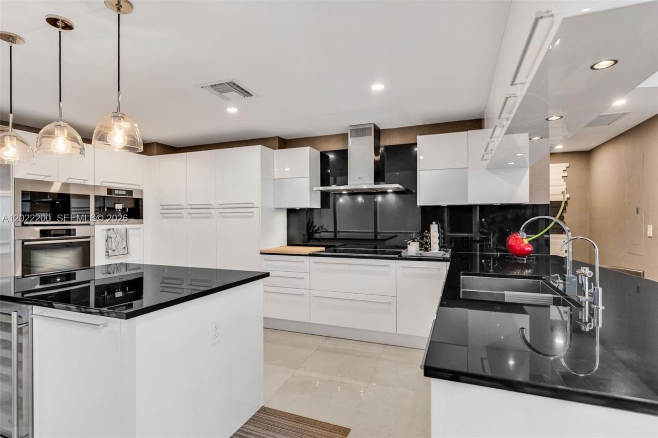 17121 Collins Ave, Unit 2708, Sunny Isles Beach, FL 33160 Photo
