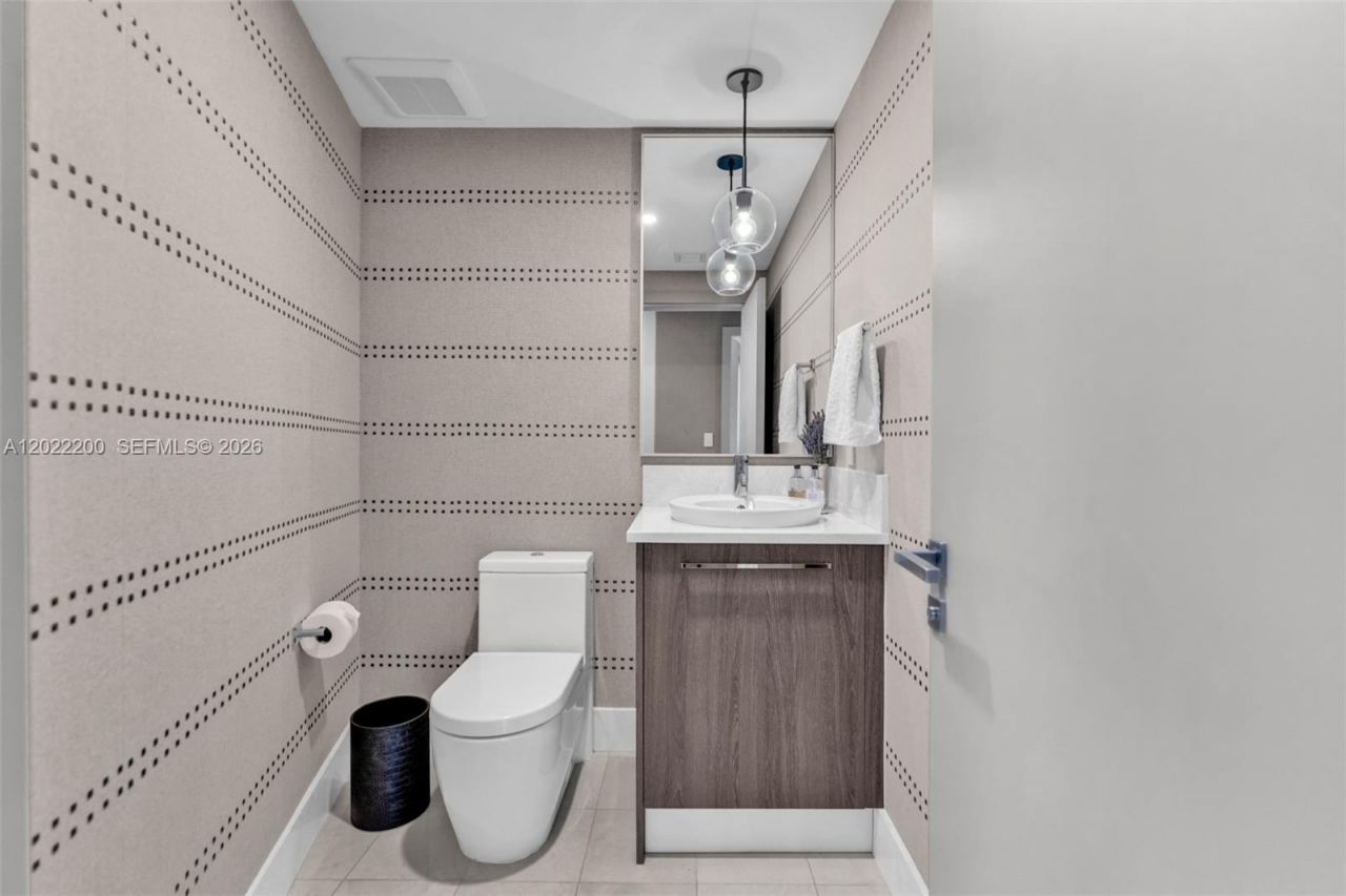 17121 Collins Ave, Unit 2708, Sunny Isles Beach, FL 33160 Photo
