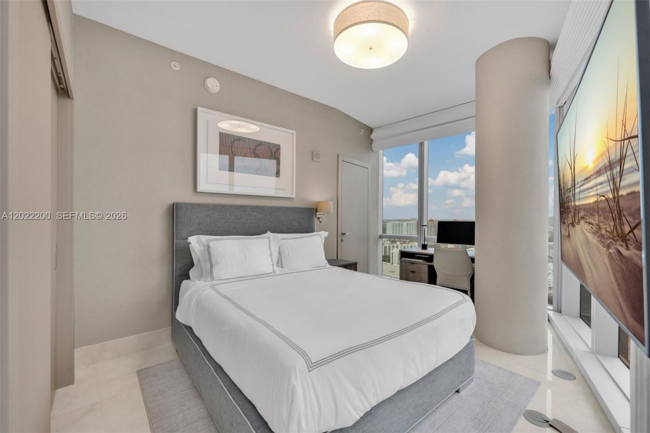 17121 Collins Ave, Unit 2708, Sunny Isles Beach, FL 33160 Photo