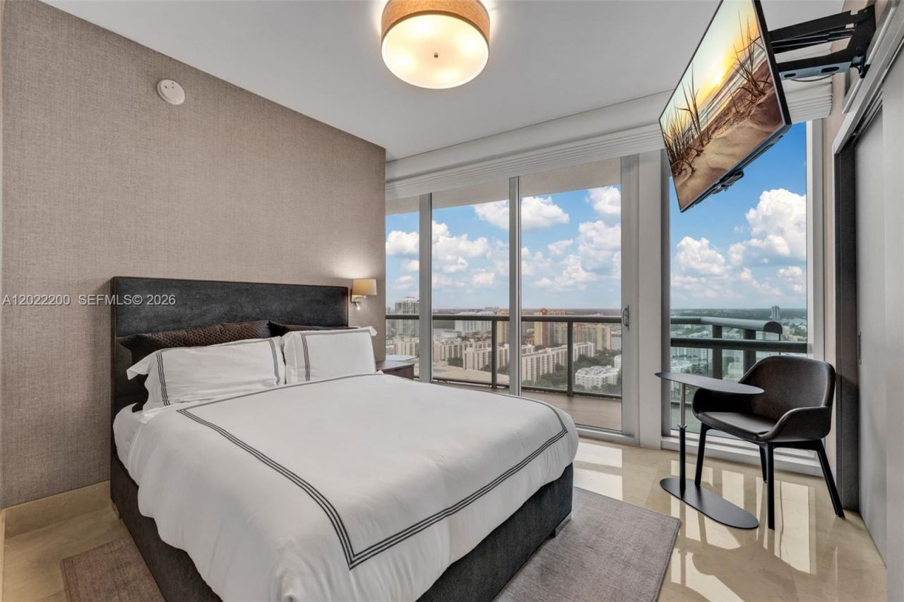 17121 Collins Ave, Unit 2708, Sunny Isles Beach, FL 33160 Photo