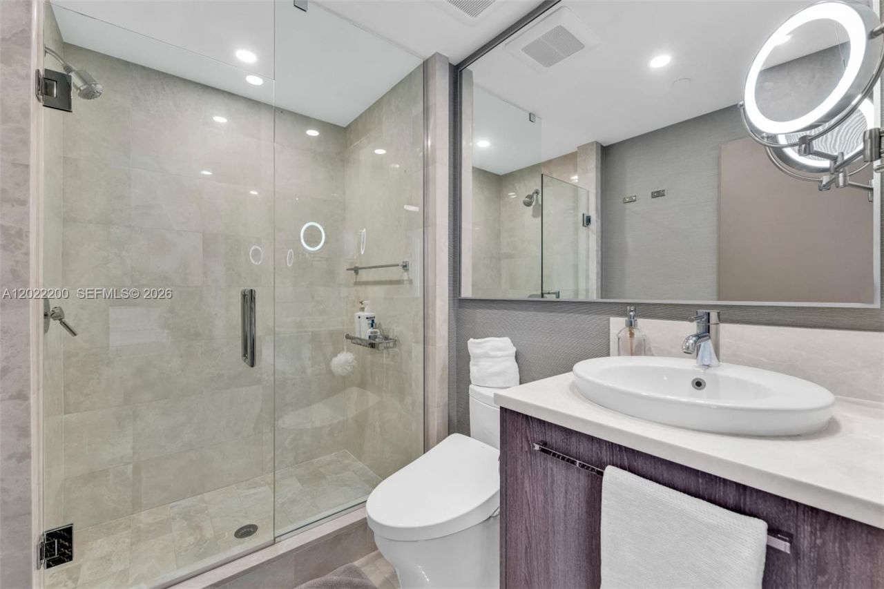 17121 Collins Ave, Unit 2708, Sunny Isles Beach, FL 33160 Photo