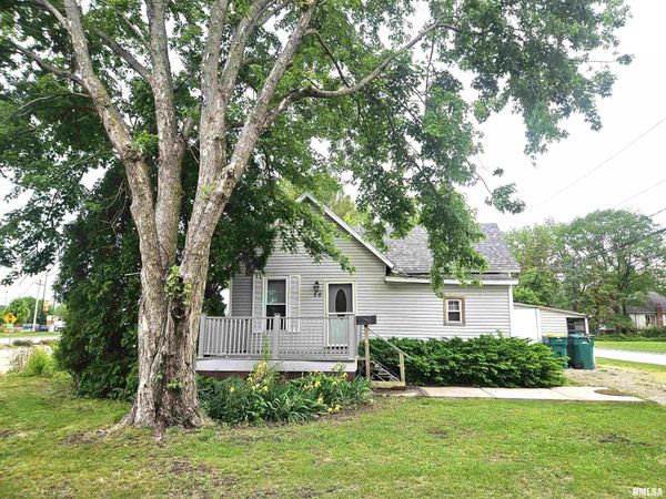 30 N ELM Street, Galesburg, IL 61401