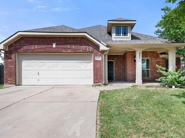 1205 Rosa Lane , Mansfield, TX 76063