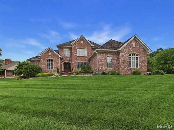 9 Dunbridge Court, Glen Carbon, IL 62034