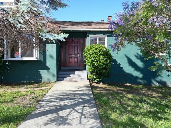 8809 Seneca Street, Oakland, CA 94605