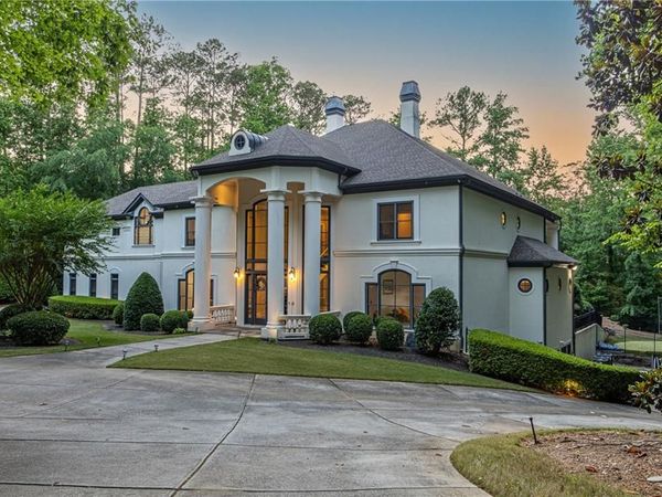 1 Cascade Pointe Drive SW, Atlanta, GA 30331