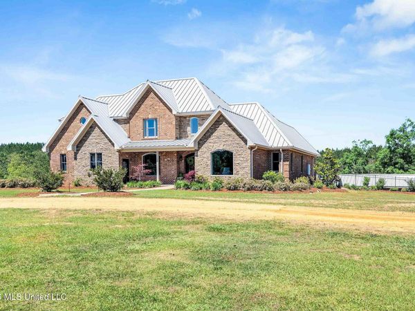 1050 SE Somerset Road, Bogue Chitto, MS 39629