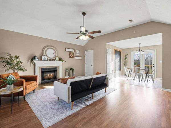 1304 Freedom Dr , Clarksville, TN 37042