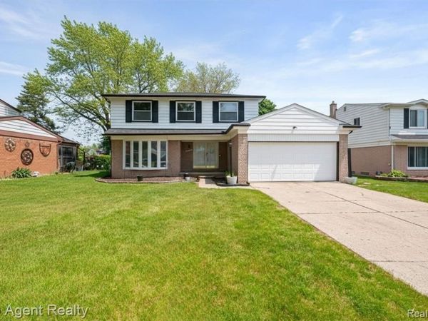 27370 Selkirk Street, Southfield, MI 48076