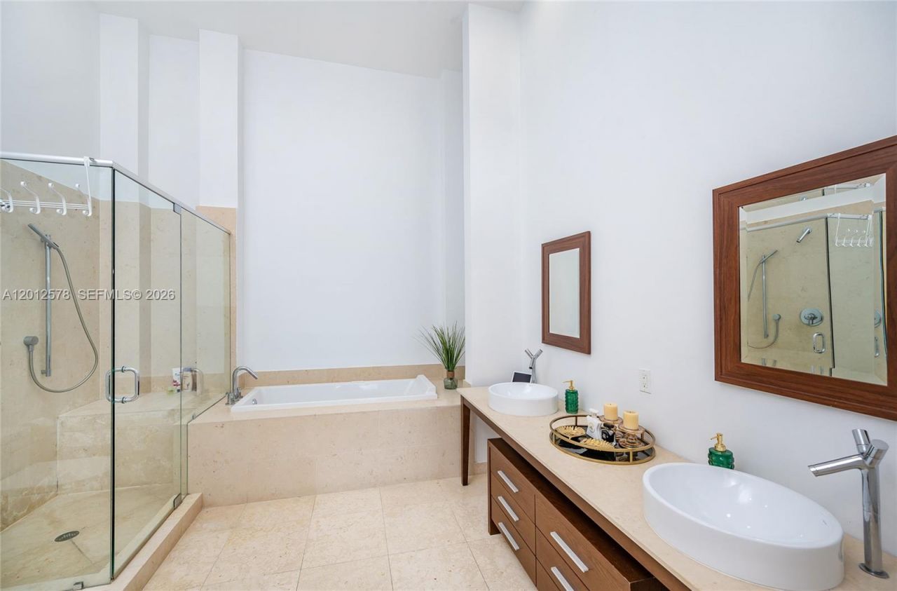 495 Brickell Ave, Unit 4103, Miami, FL 33131 Photo