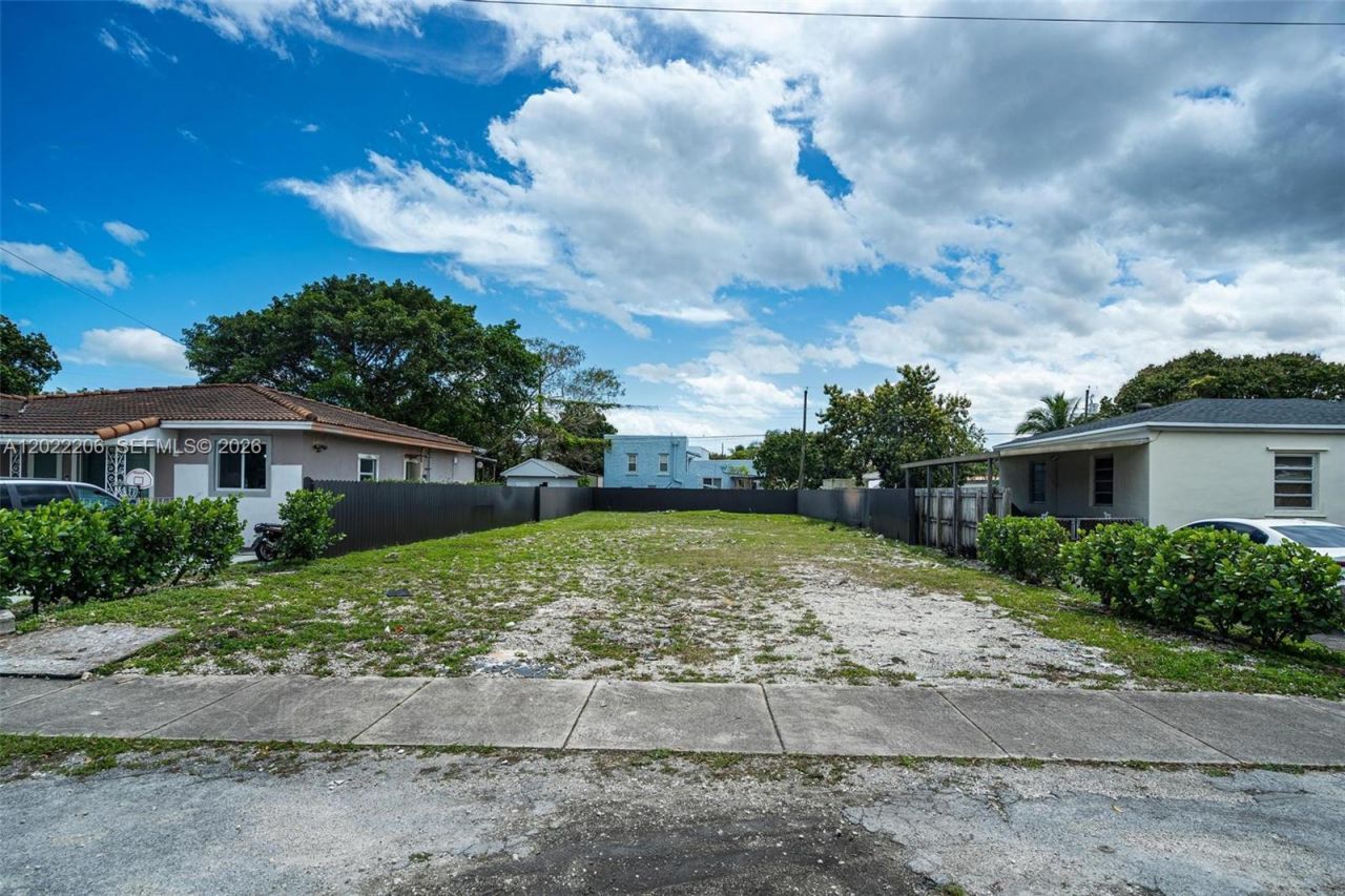 3056 SW 13th St , Miami, FL 33145 Photo