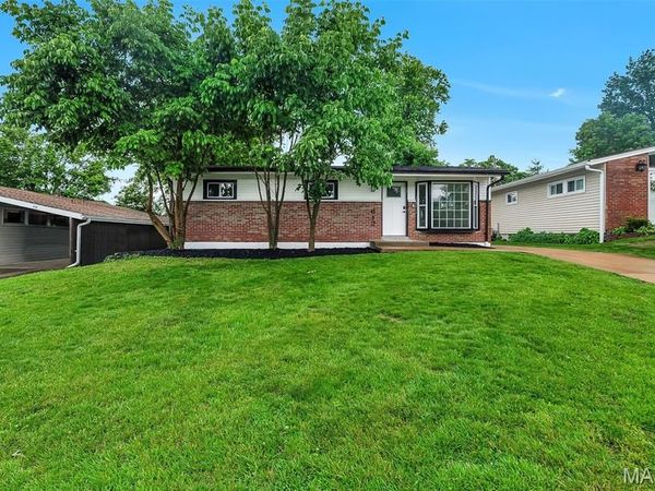 612 Sessions Avenue, Crestwood, MO 63126