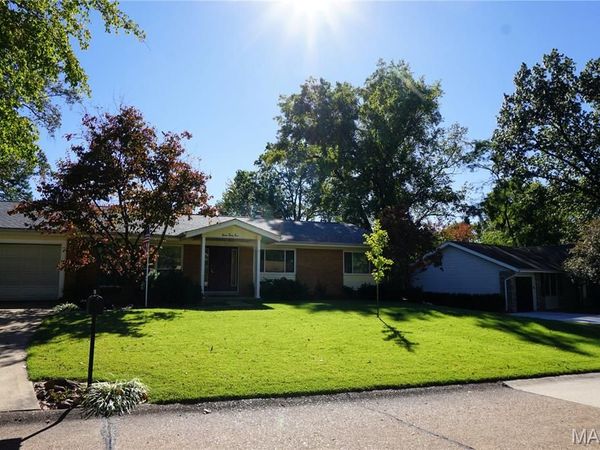 744 Bergerac Drive, St Louis, MO 63141