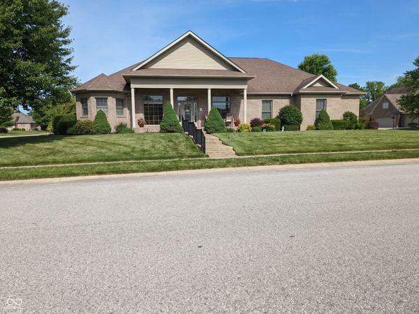 3975 Arrowwood Drive , Columbus, IN 47203