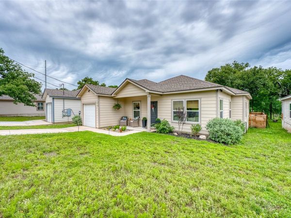 2210 McArthur Ave, Kingsland, TX 78639