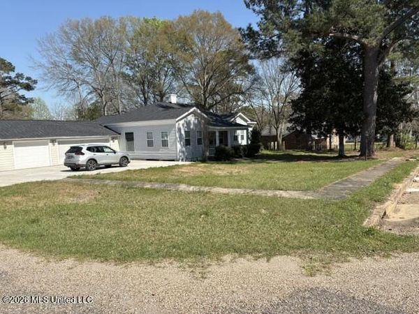 1022 W Fifth Street, Prentiss, MS 39474