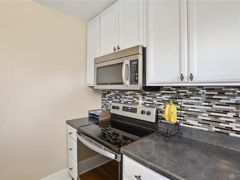 146 N Kensington Place, Springfield, OH 45504 Photo 12