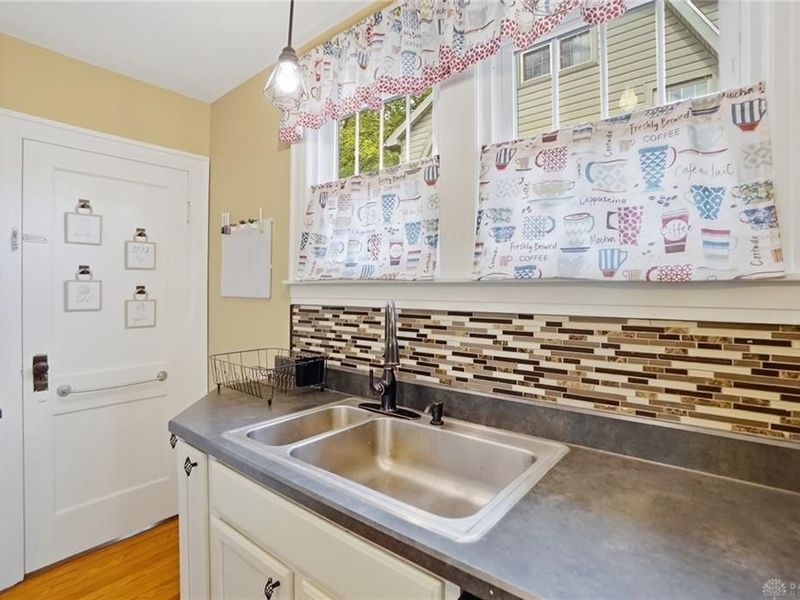 146 N Kensington Place, Springfield, OH 45504 Photo 14