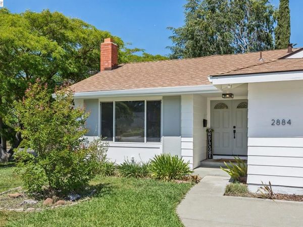2884 Lyon Circle, Concord, CA 94518