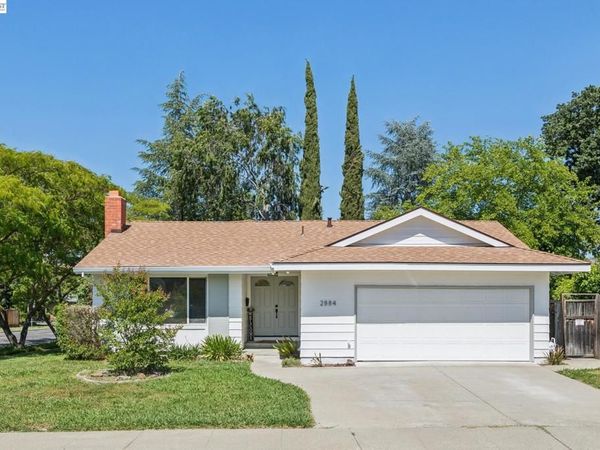 2884 Lyon Circle, Concord, CA 94518