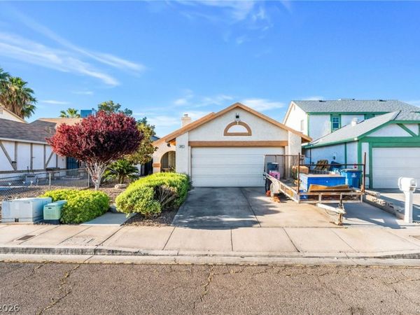 5942 Whispering Pine Avenue , Las Vegas, NV 89142
