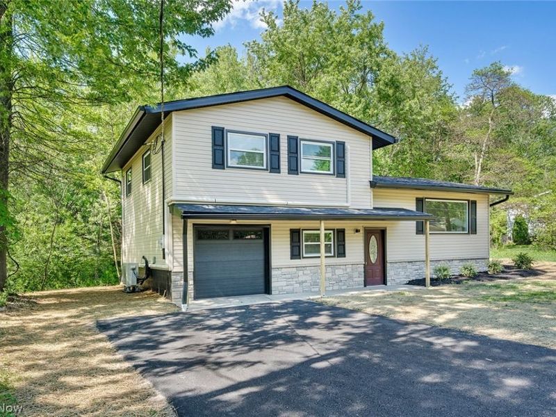 6967 Tamarack Drive, Hubbard, OH 44425 Photo 2
