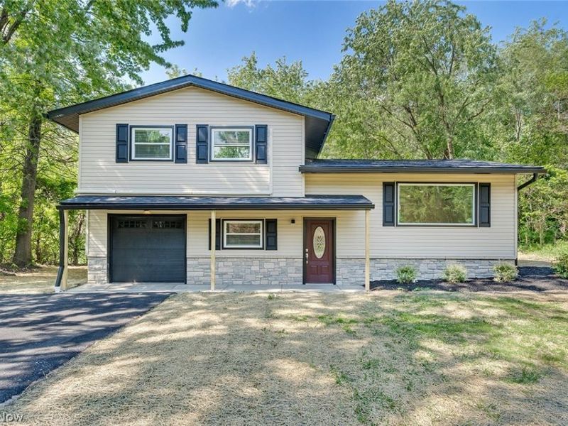 6967 Tamarack Drive, Hubbard, OH 44425 Photo 4