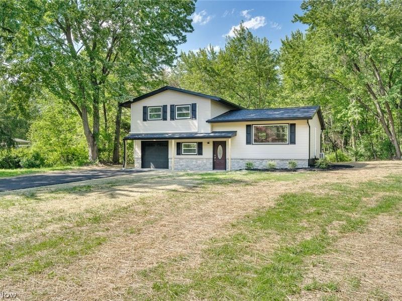 6967 Tamarack Drive, Hubbard, OH 44425 Photo 5