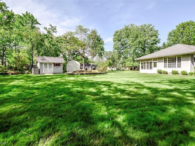 6680 Glenella Drive, Seven Hills, OH 44131 Photo 25