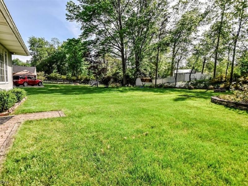 6680 Glenella Drive, Seven Hills, OH 44131 Photo 26