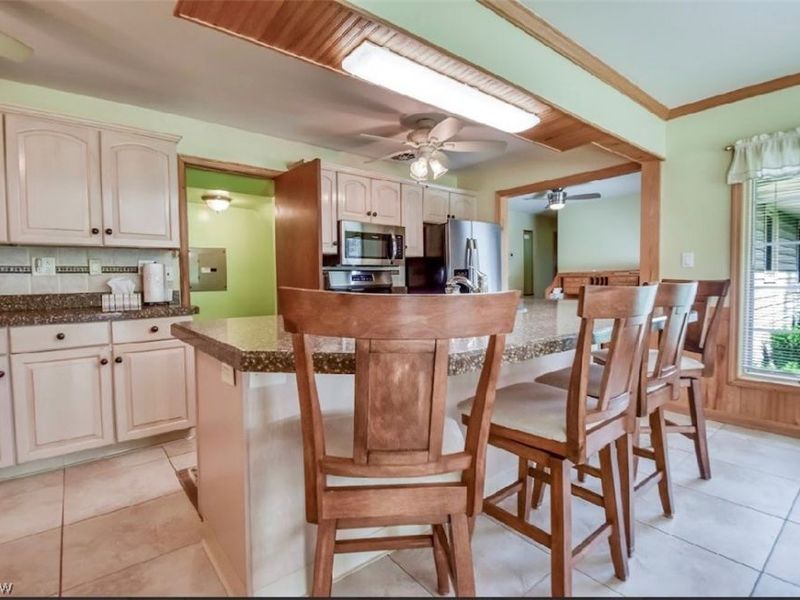 6680 Glenella Drive, Seven Hills, OH 44131 Photo 7