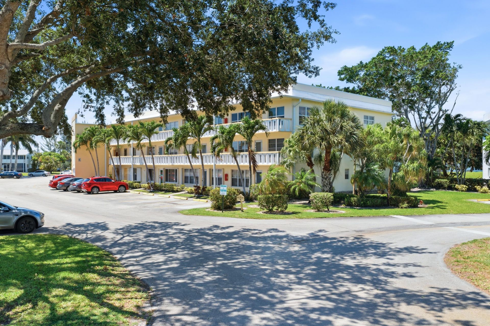 213 Wellington E, West Palm Beach, FL 33417 Photo