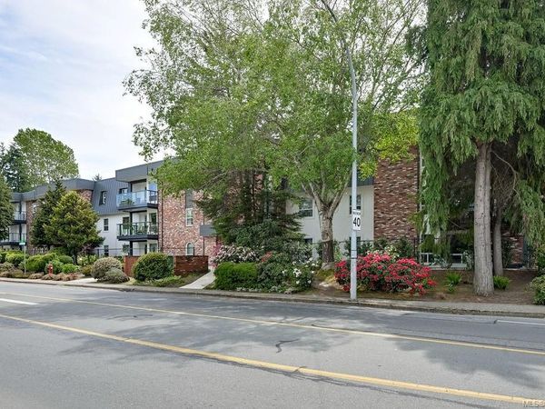1725 Cedar Hill Cross Rd, Unit #105, Saanich, BC V8P 2P8