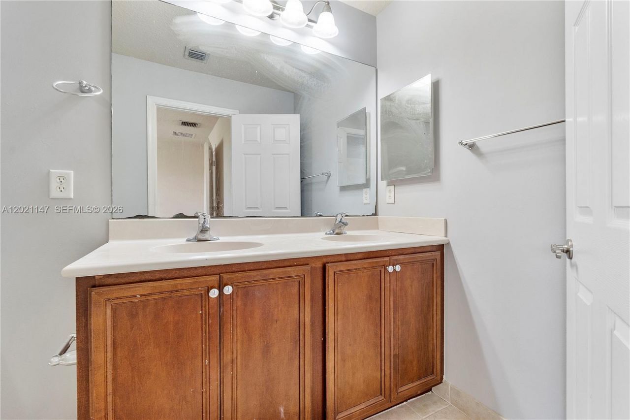 5930 Abbey Rd , Tamarac, FL 33321 Photo