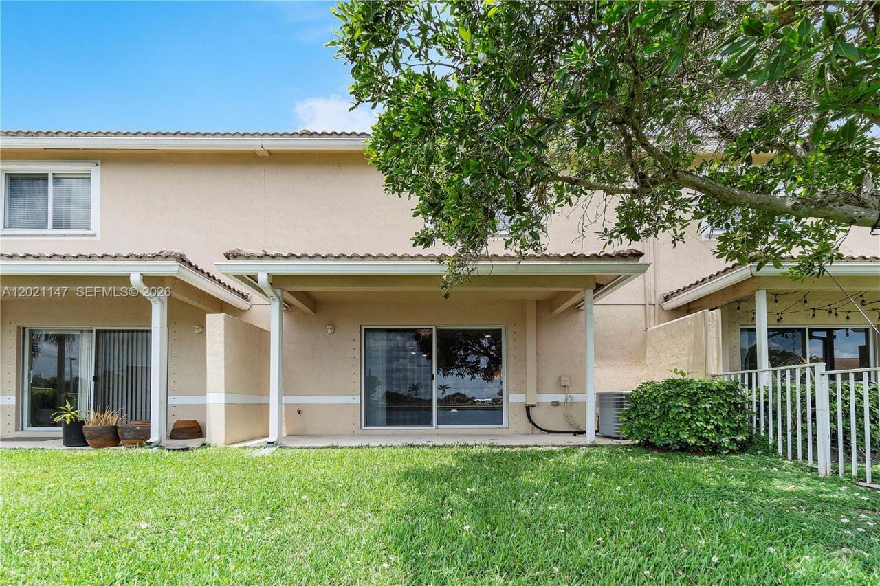 5930 Abbey Rd , Tamarac, FL 33321 Photo