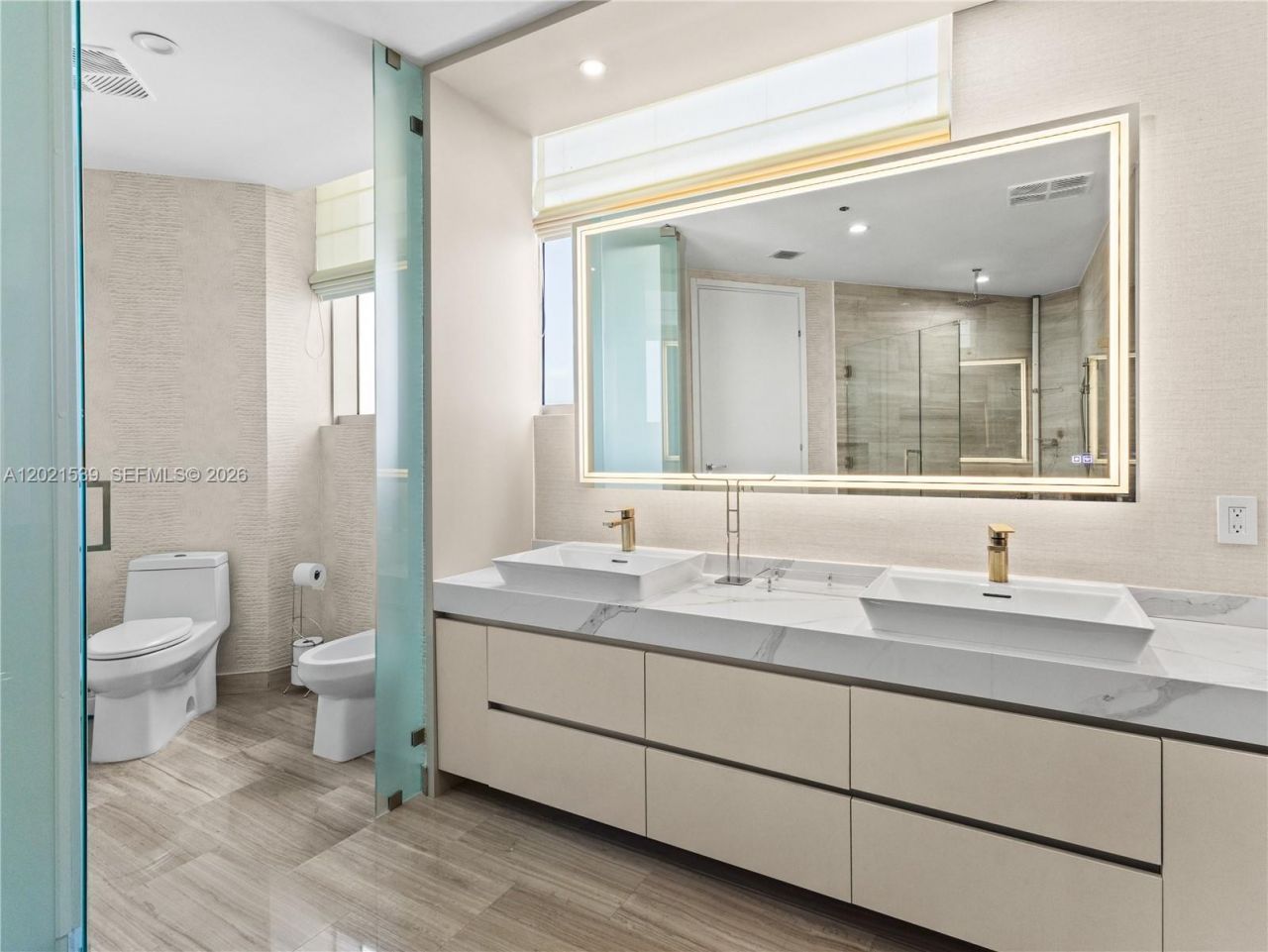 1300 E Brickell Bay Dr, Unit 3701, Miami, FL 33131 Photo
