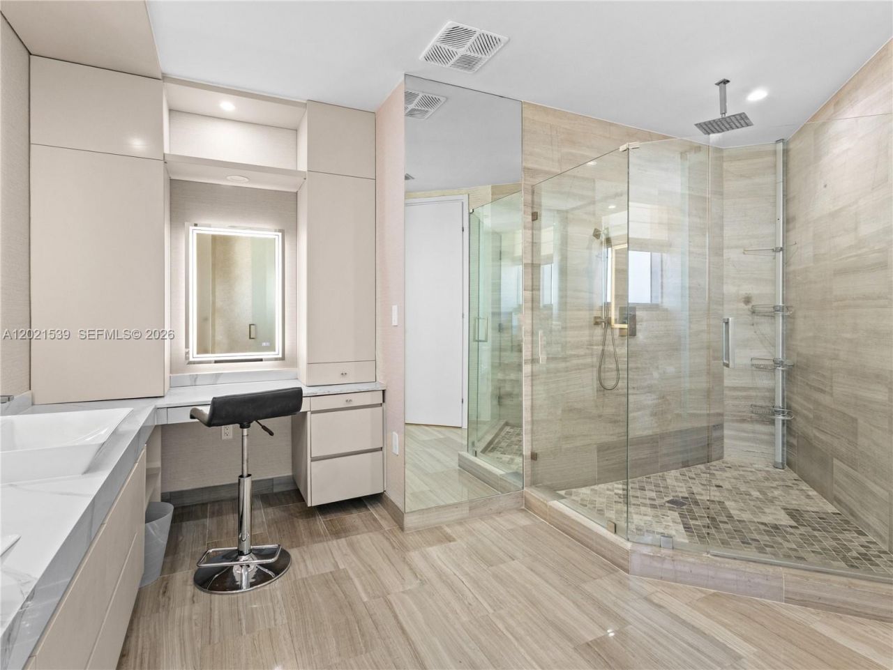 1300 E Brickell Bay Dr, Unit 3701, Miami, FL 33131 Photo